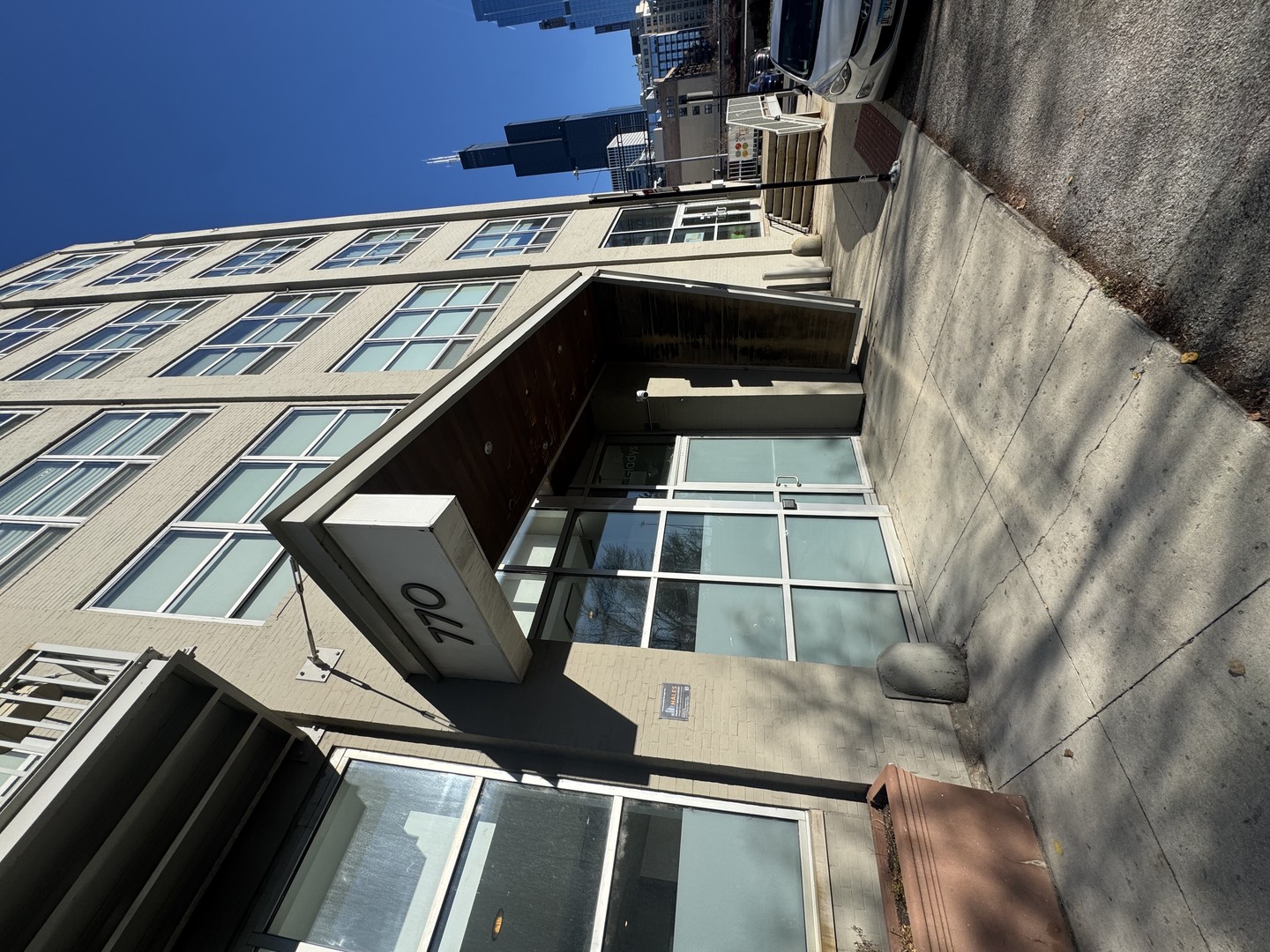 770 W Gladys Avenue Unit: 305