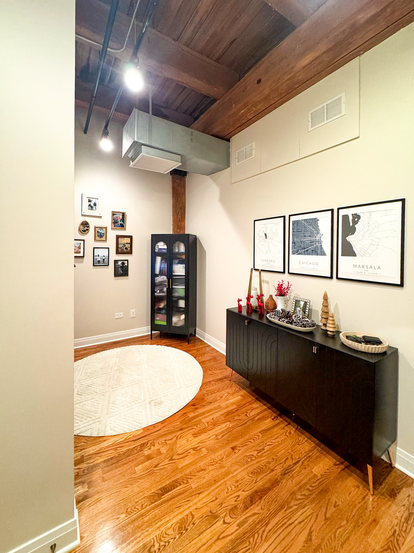 770 W Gladys Avenue Unit: 305