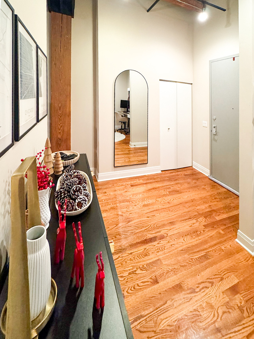 770 W Gladys Avenue Unit: 305