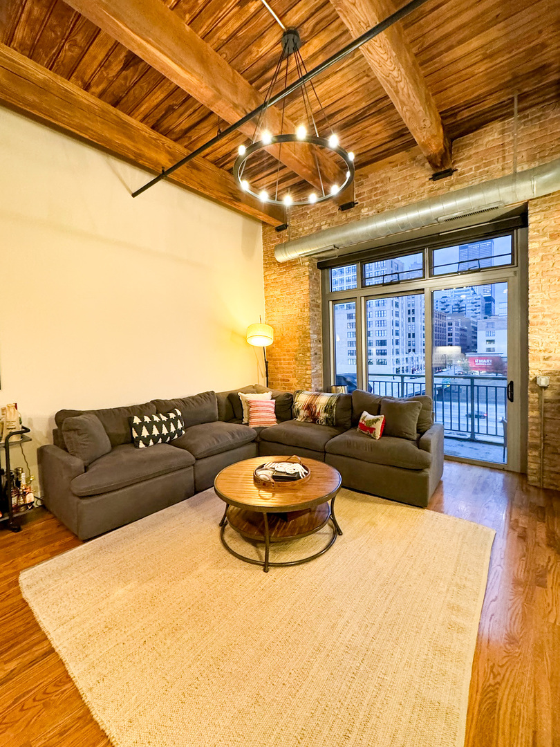 770 W Gladys Avenue Unit: 305