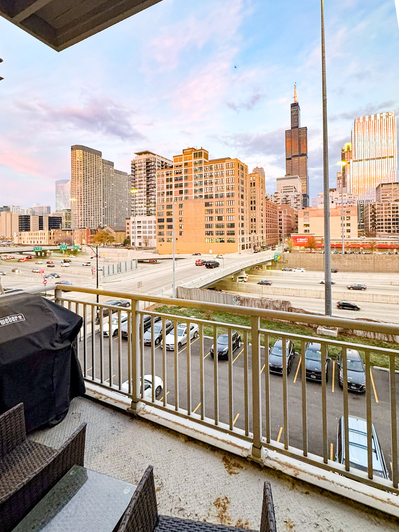 770 W Gladys Avenue Unit: 305
