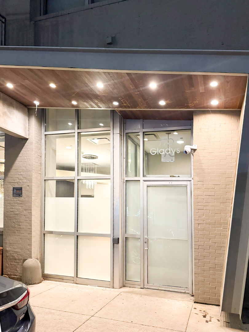 770 W Gladys Avenue Unit: 305