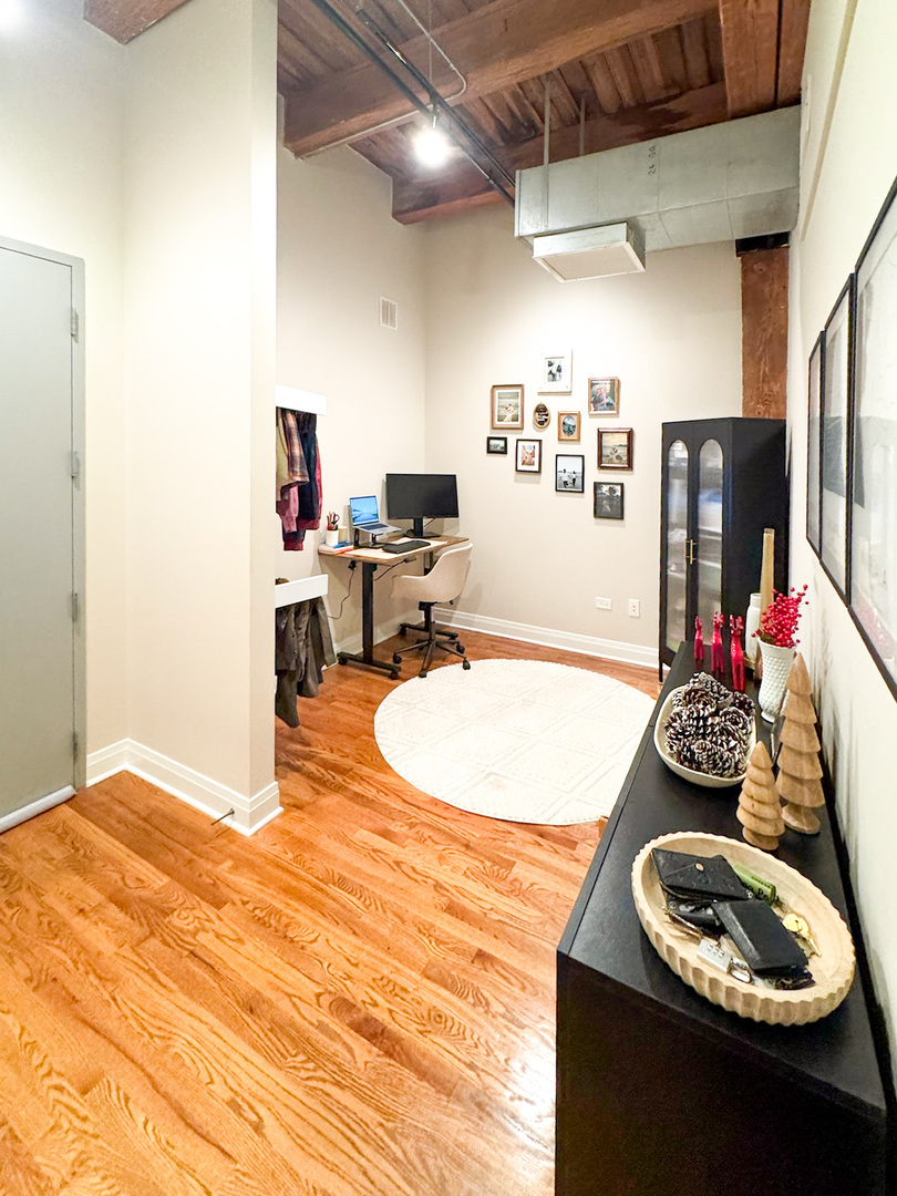 770 W Gladys Avenue Unit: 305
