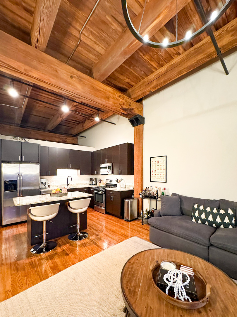 770 W Gladys Avenue Unit: 305