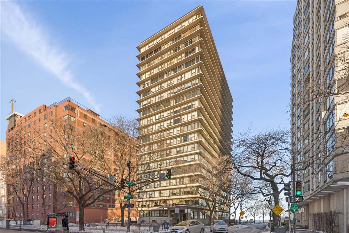 5801 N Sheridan Road Unit: 2B