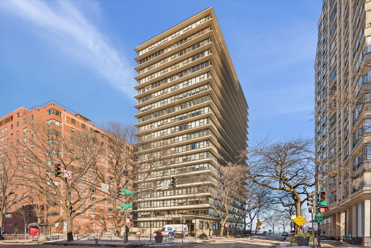 5801 N Sheridan Road Unit: 2B