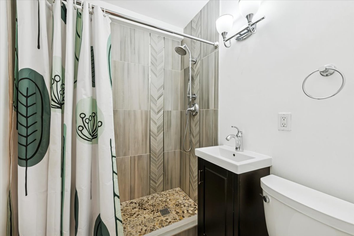 5801 N Sheridan Road Unit: 2B