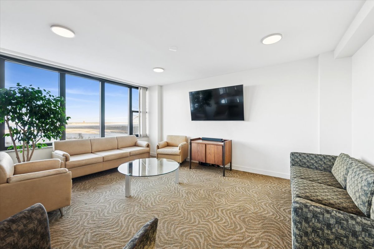 5801 N Sheridan Road Unit: 2B