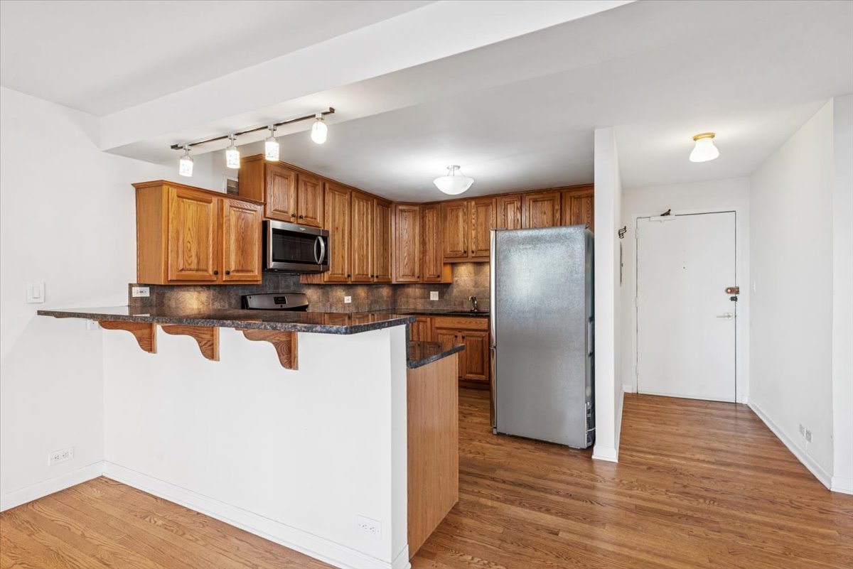 5801 N Sheridan Road Unit: 2B