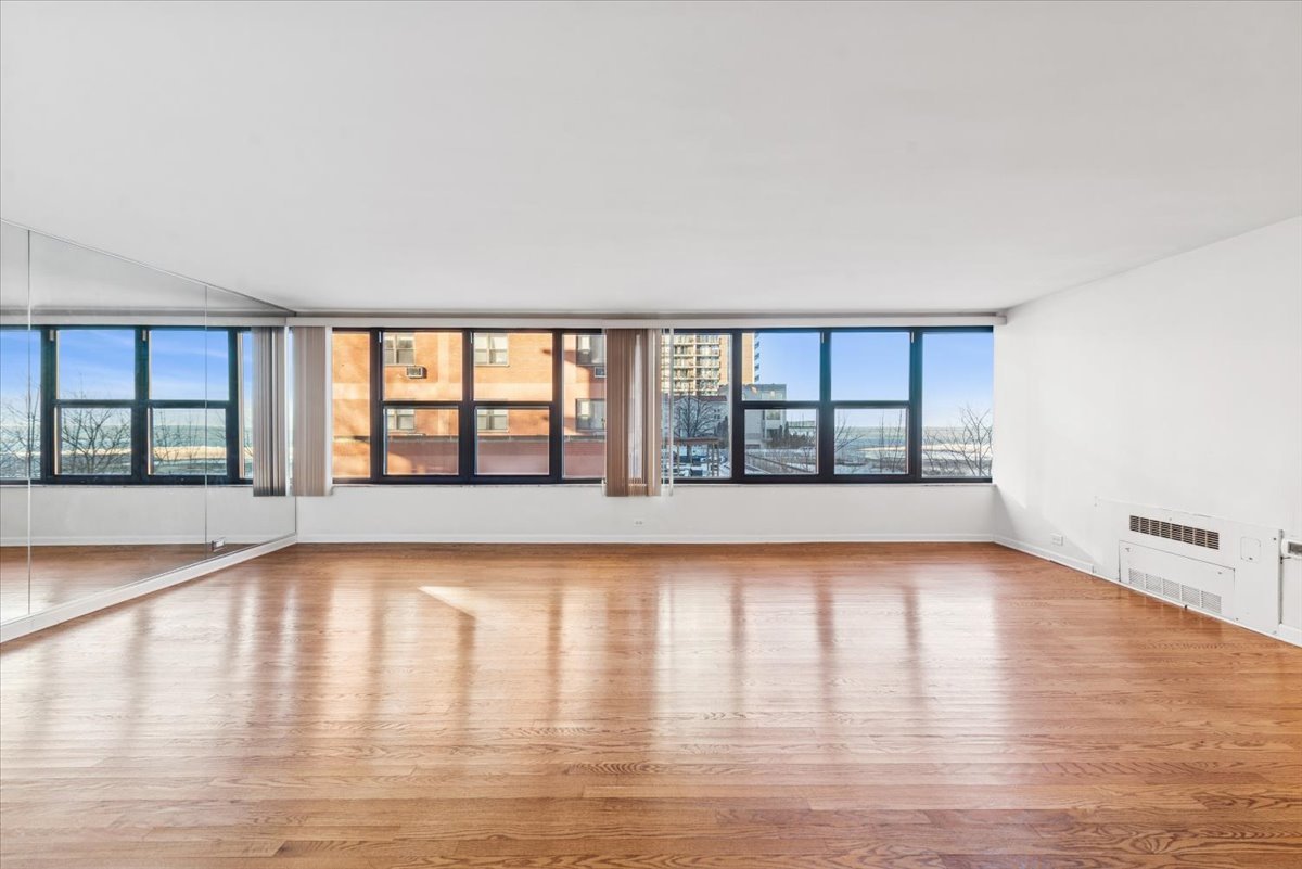 5801 N Sheridan Road Unit: 2B