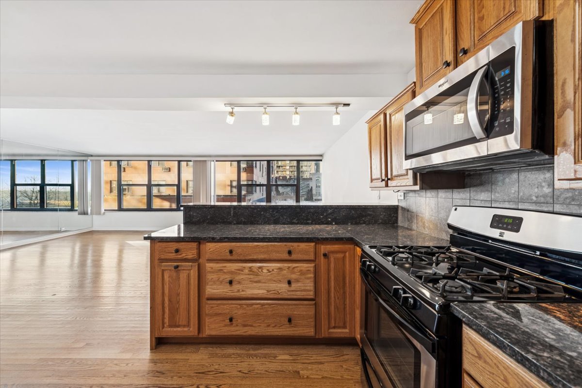 5801 N Sheridan Road Unit: 2B