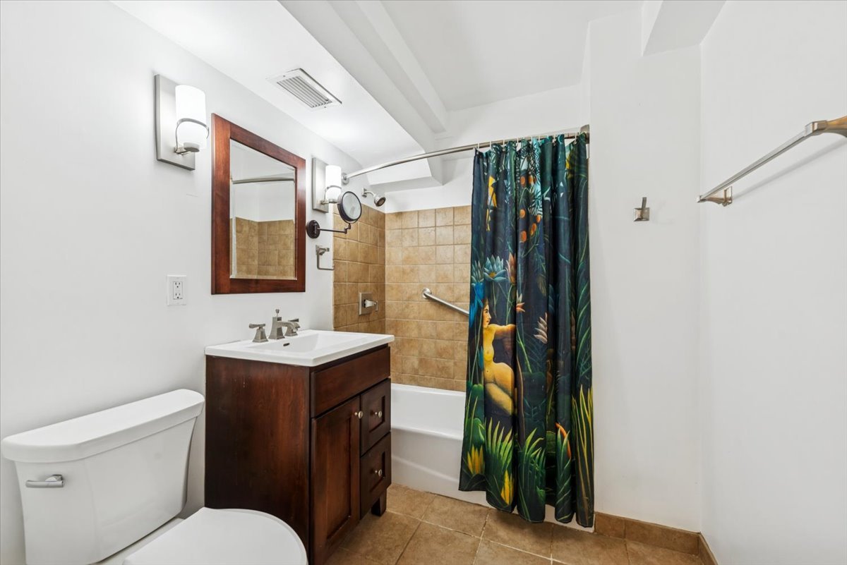 5801 N Sheridan Road Unit: 2B