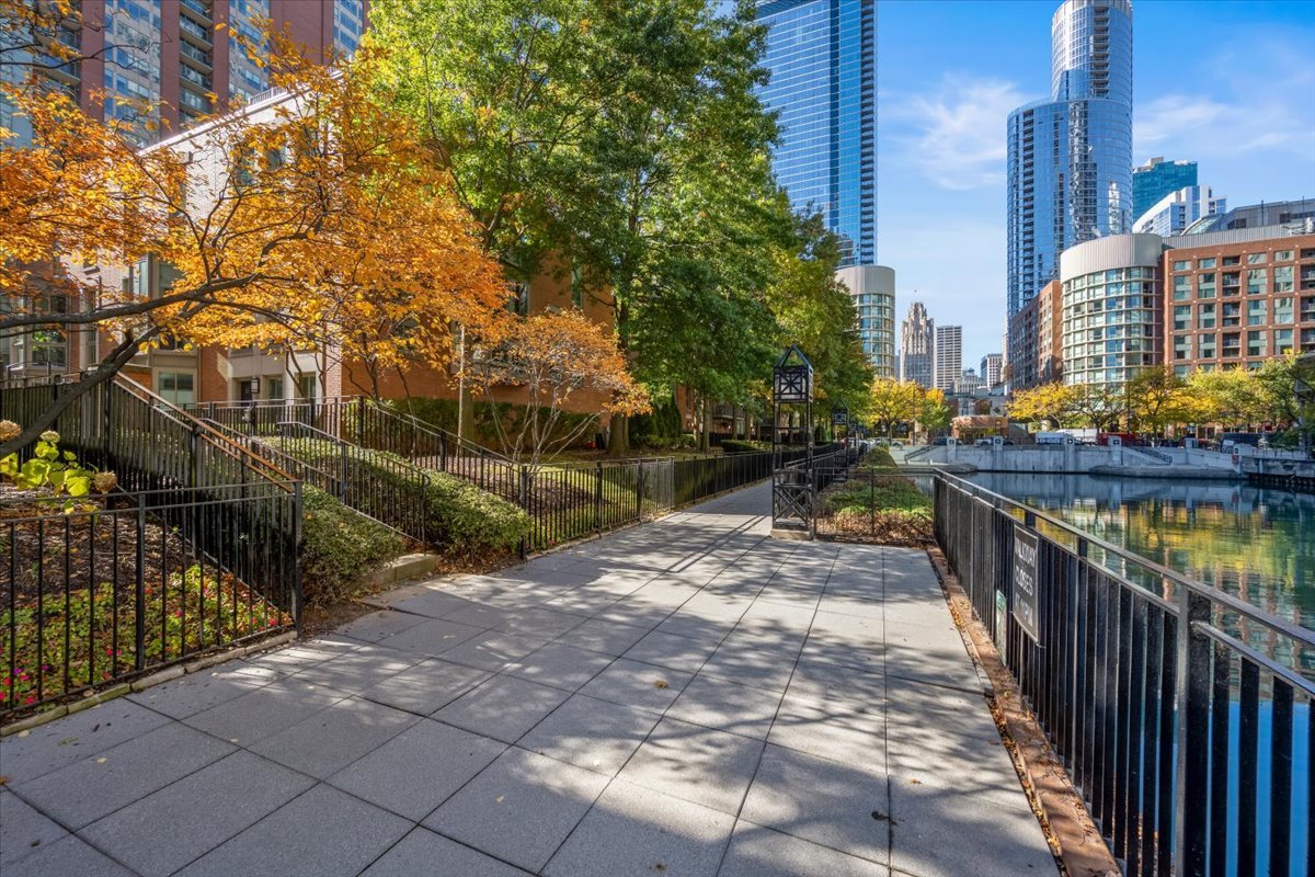 424 E North Water Street Unit: C