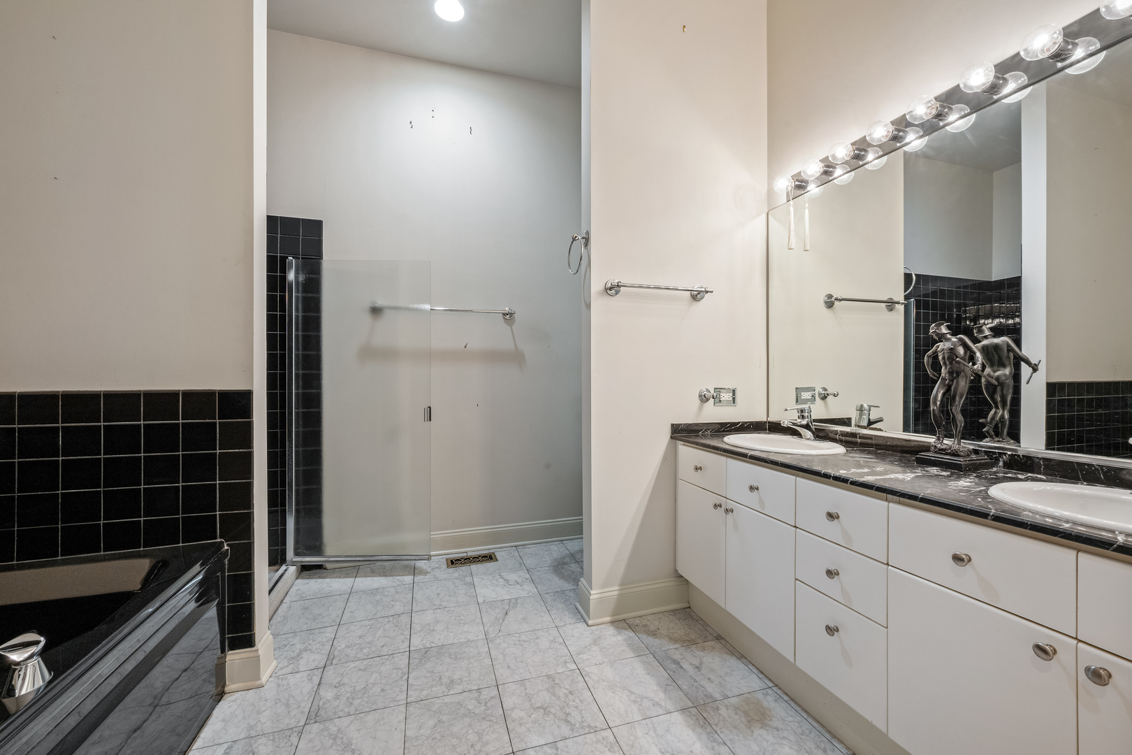 424 E North Water Street Unit: C