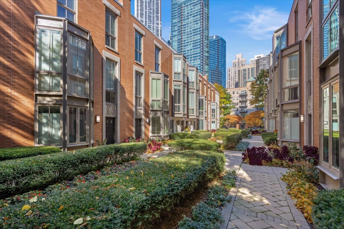 424 E North Water Street Unit: C