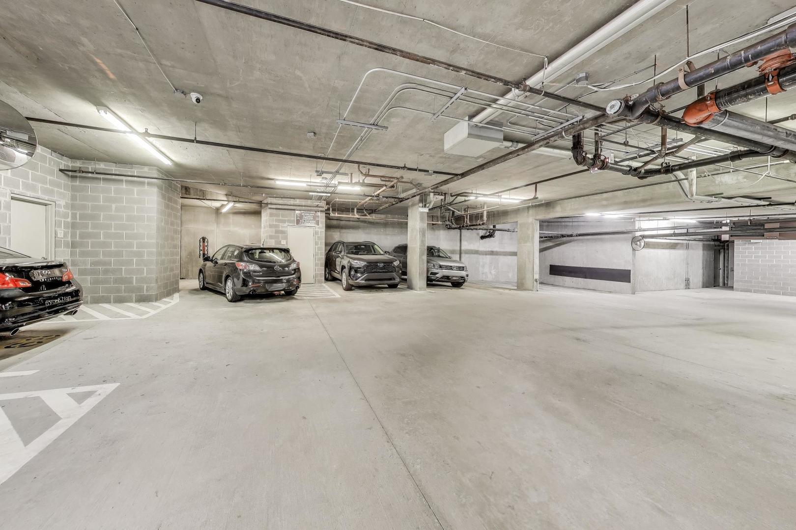 1001 W MADISON Street Unit: 704