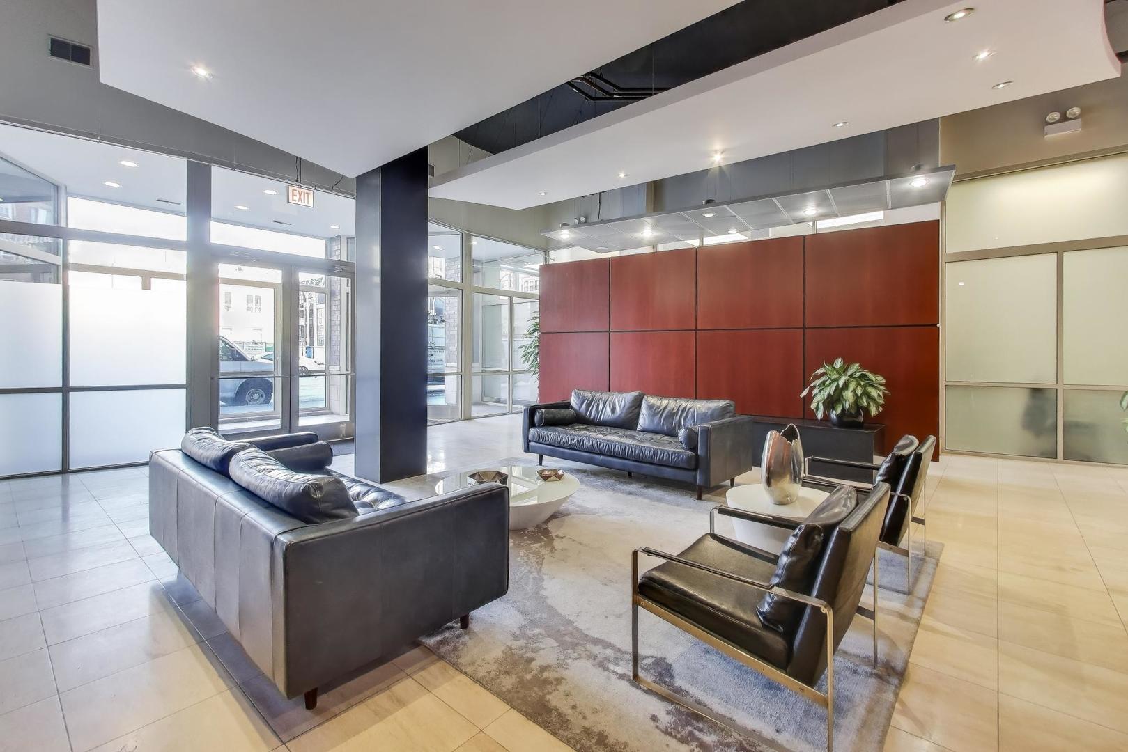 1001 W MADISON Street Unit: 704