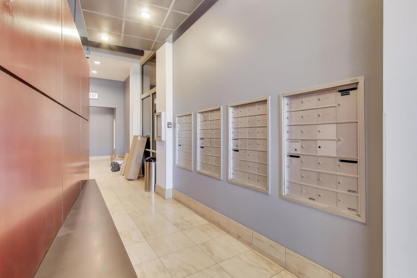 1001 W MADISON Street Unit: 704