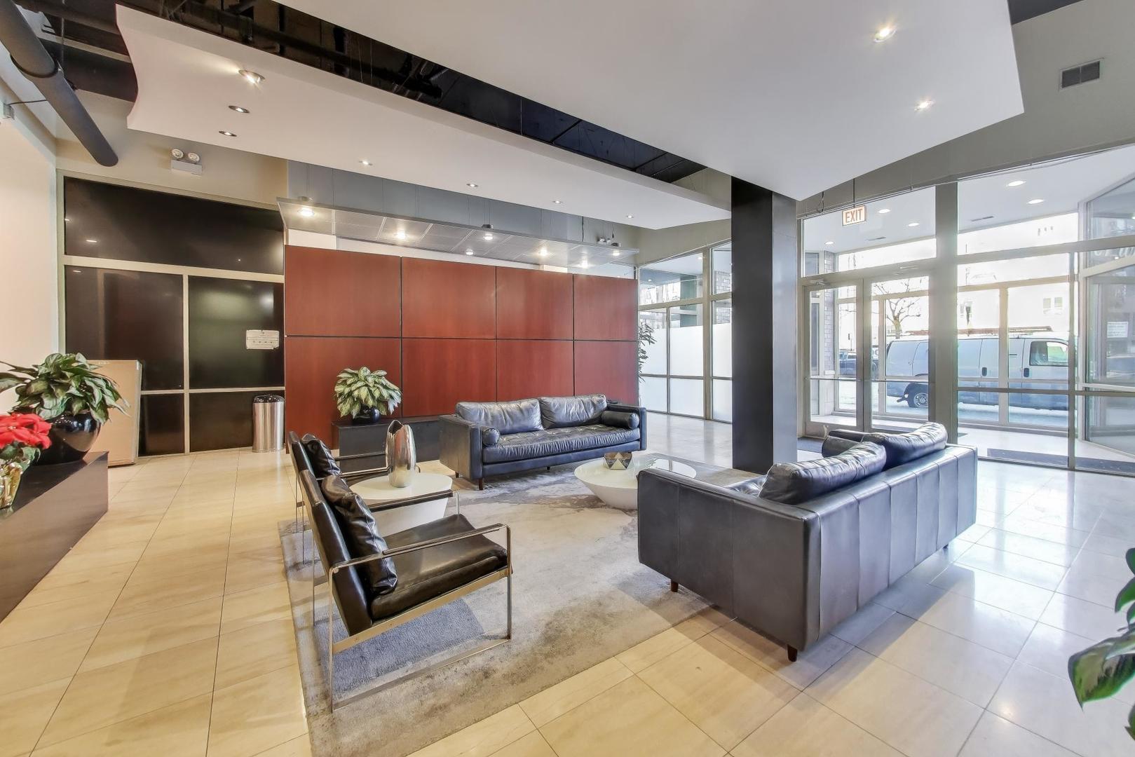 1001 W MADISON Street Unit: 704