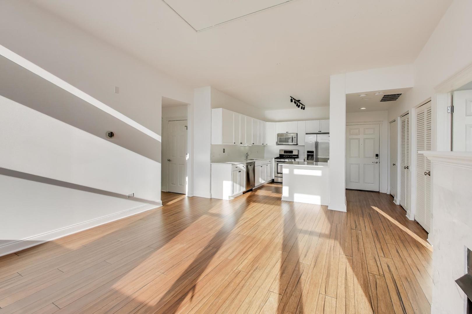 1001 W MADISON Street Unit: 704