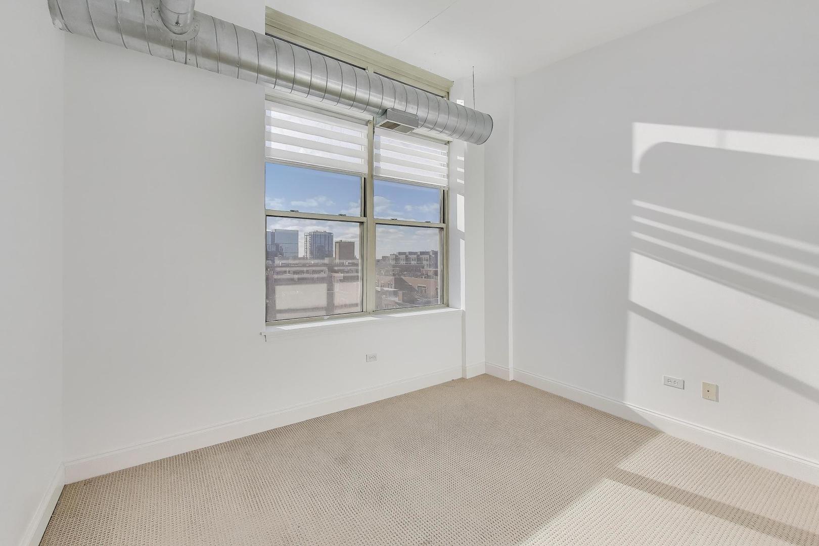 1001 W MADISON Street Unit: 704