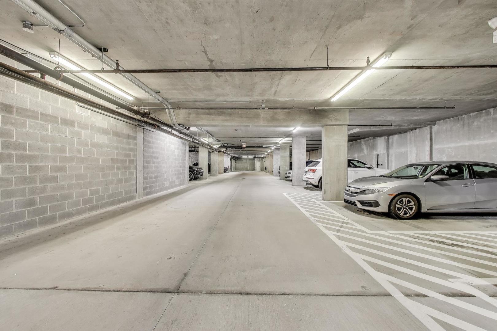 1001 W MADISON Street Unit: 704