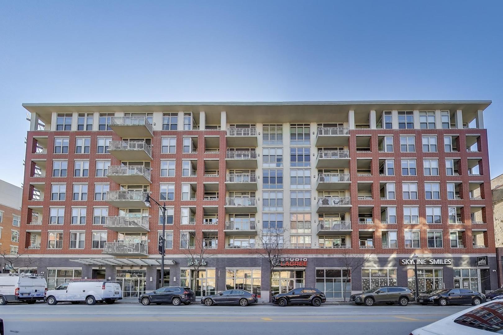 1001 W MADISON Street Unit: 704