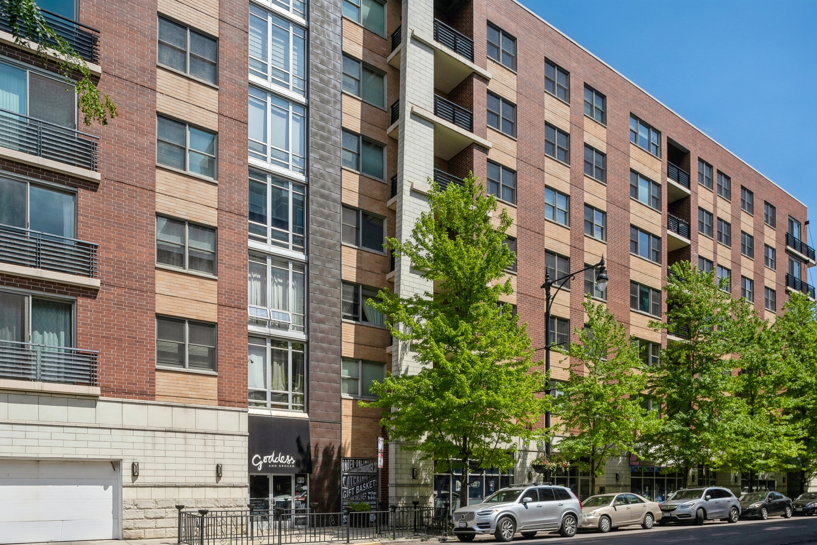 873 N Larrabee Street Unit: 410