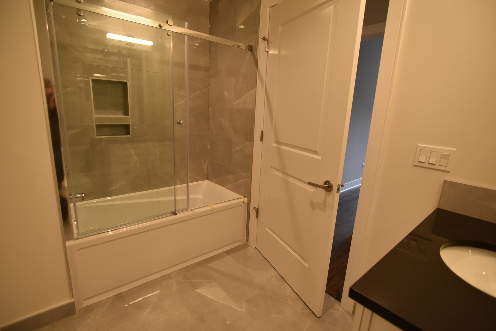 3833 N Broadway Street Unit: 313