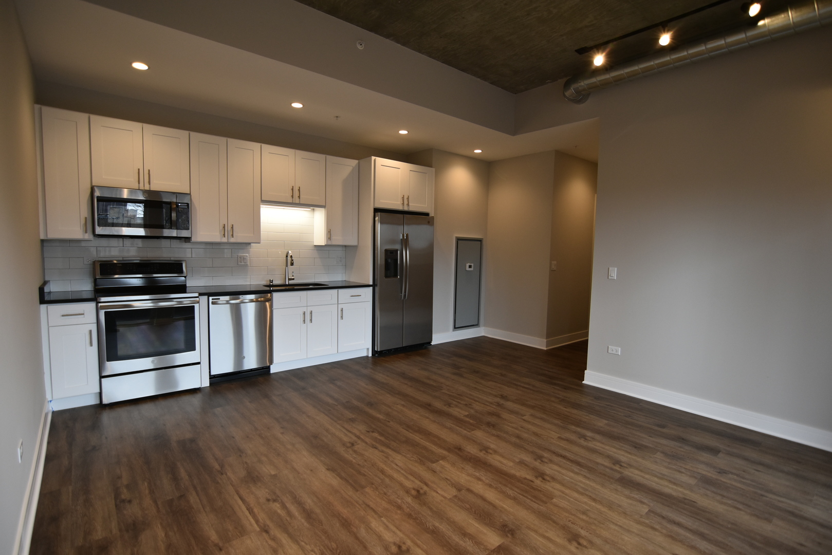 3833 N Broadway Street Unit: 313