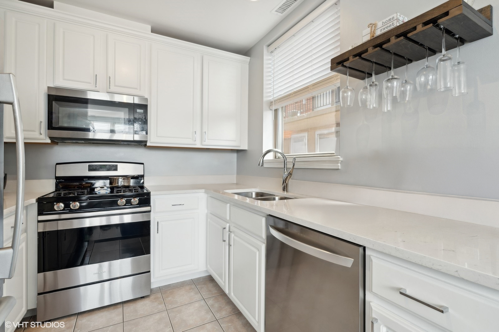 1327 N Halsted Street Unit: 3S