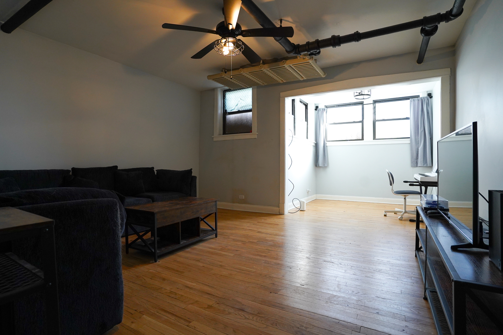 4402 N Malden Street Unit: G