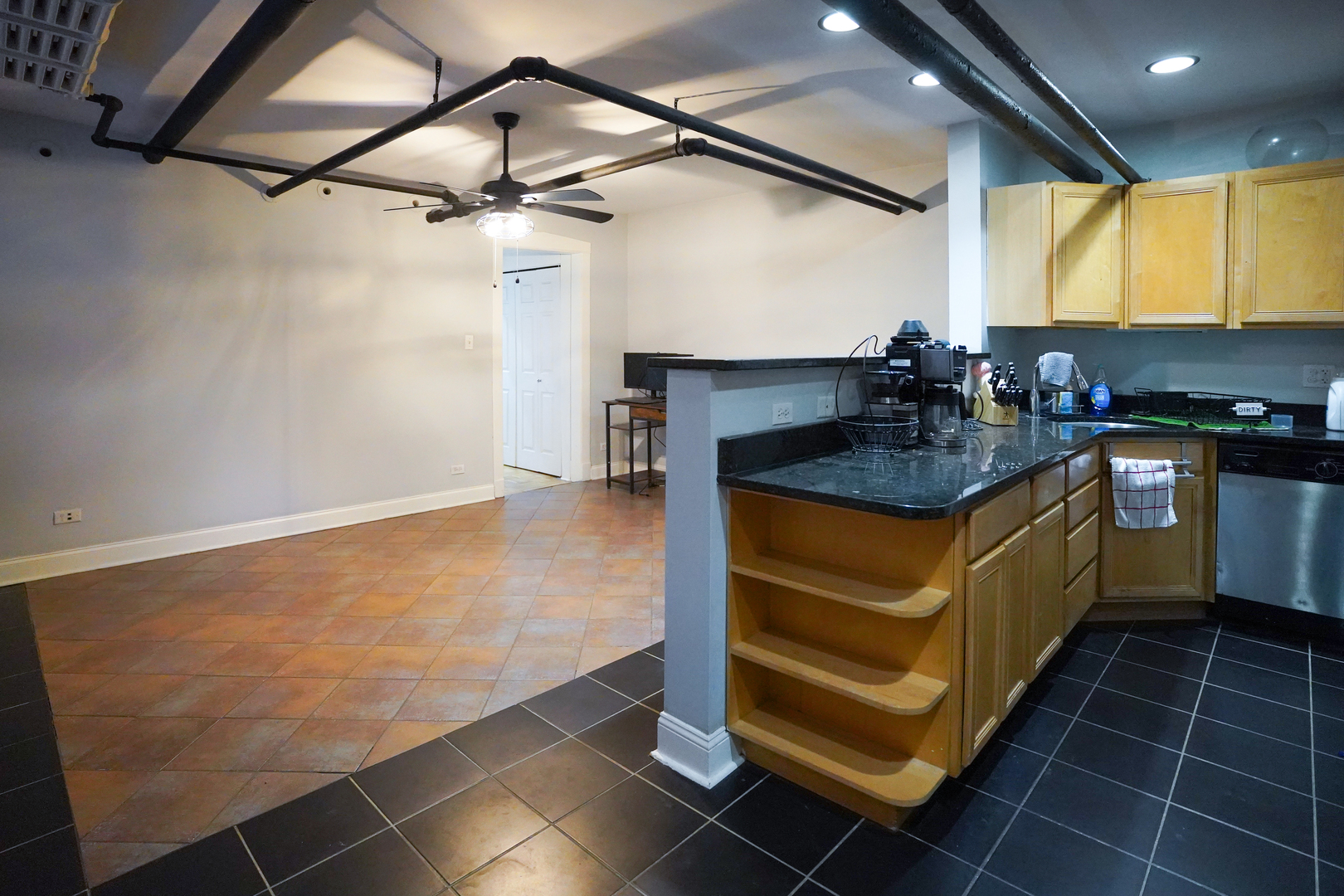 4402 N Malden Street Unit: G