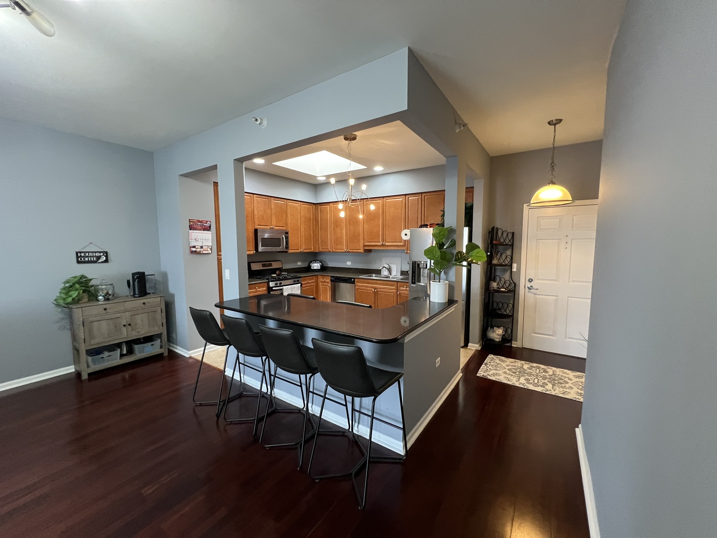390 S Western Avenue Unit: 706