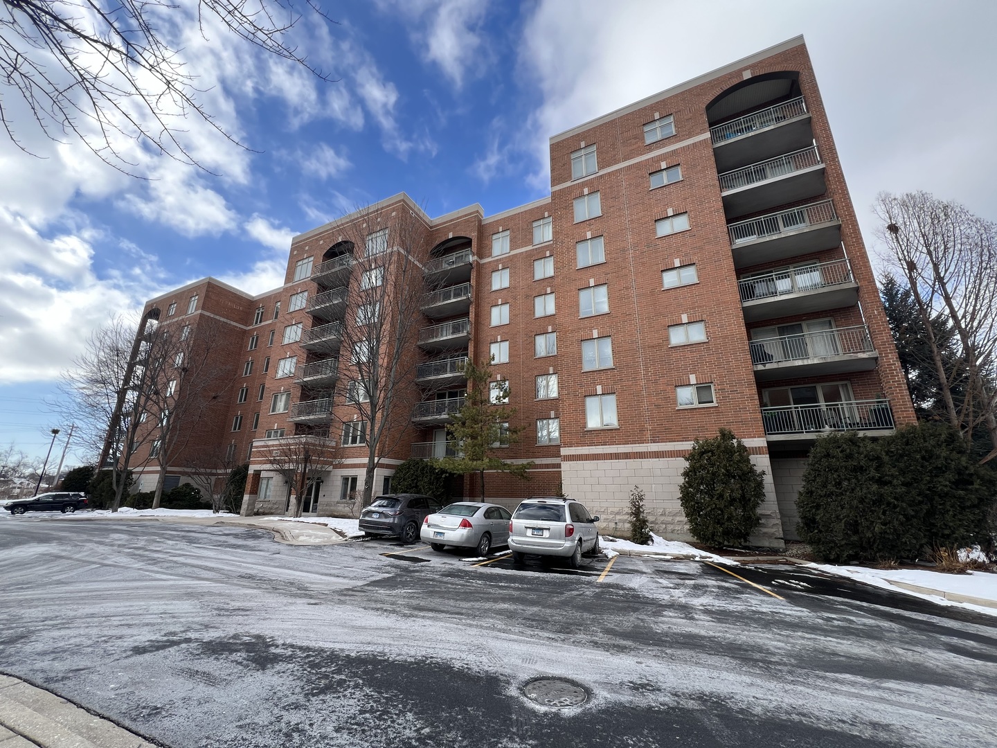 390 S Western Avenue Unit: 706