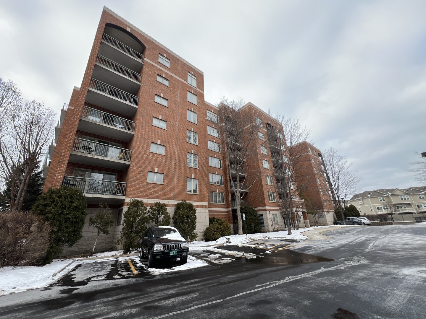 390 S Western Avenue Unit: 706