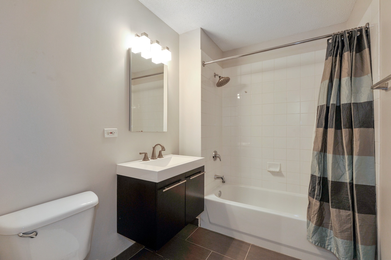 2 E Erie Street Unit: 1611