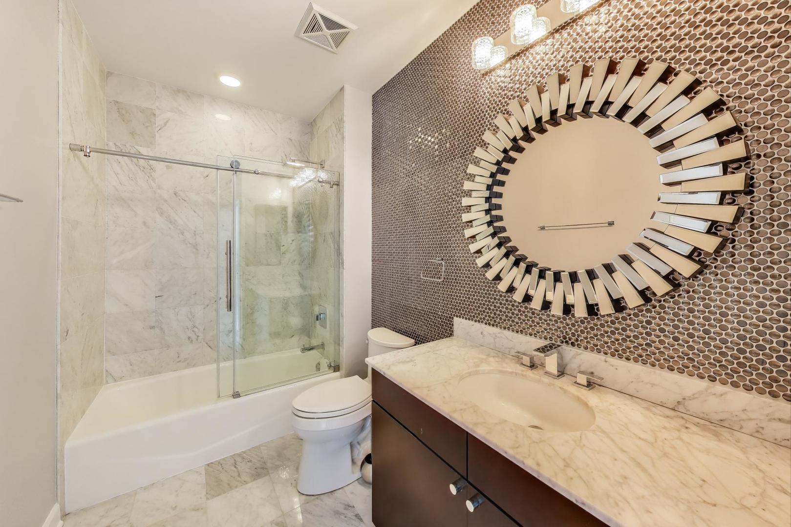 1211 S Prairie Avenue Unit: 3906
