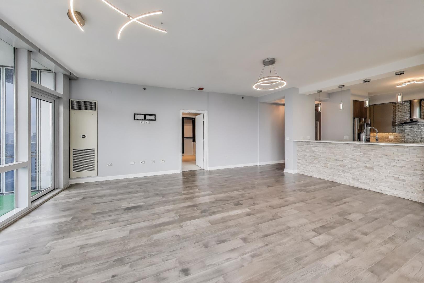 1211 S Prairie Avenue Unit: 3906