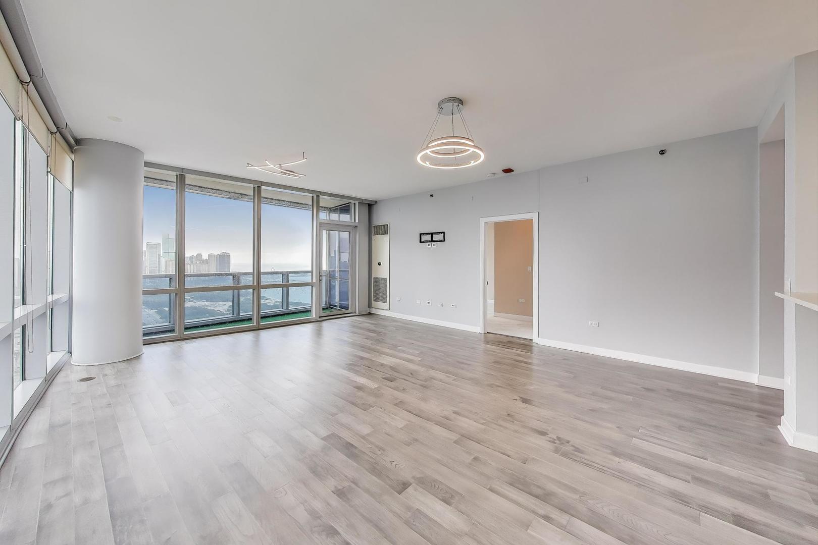 1211 S Prairie Avenue Unit: 3906