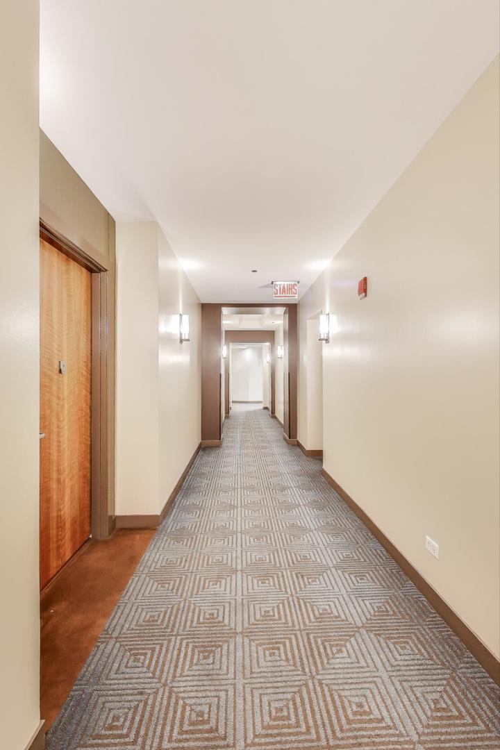 1211 S Prairie Avenue Unit: 3906