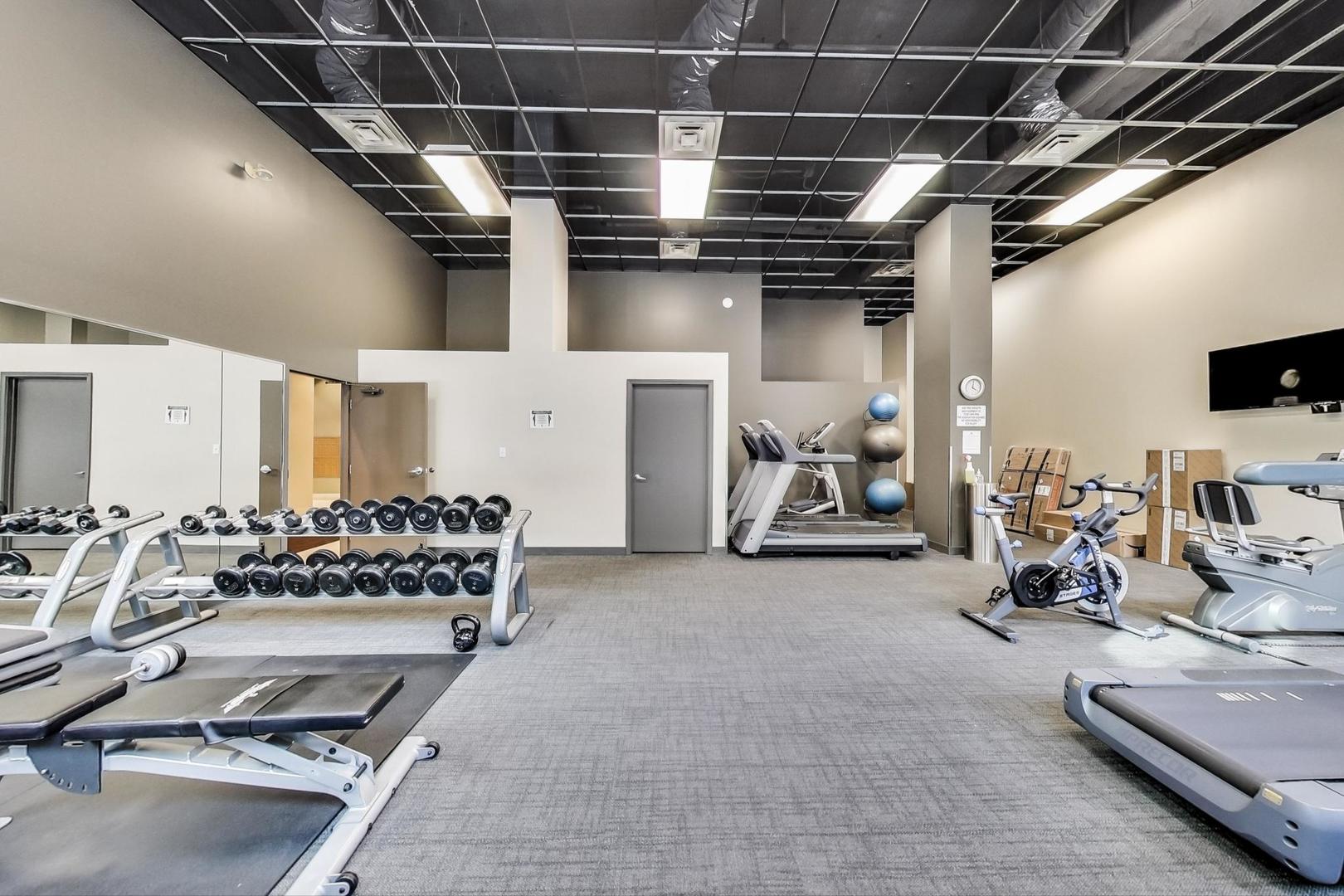 400 W Ontario Street Unit: 1005