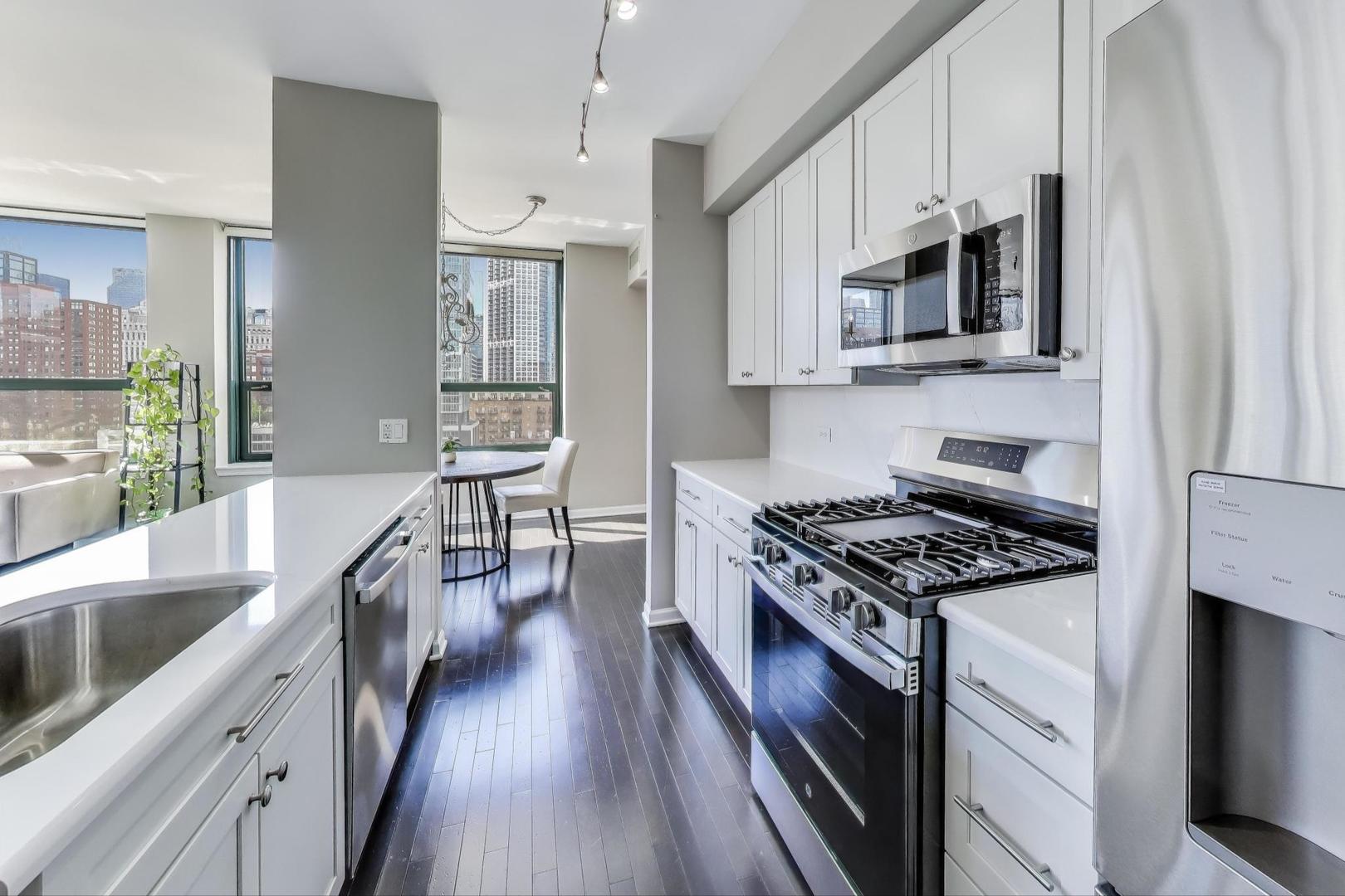 400 W Ontario Street Unit: 1005