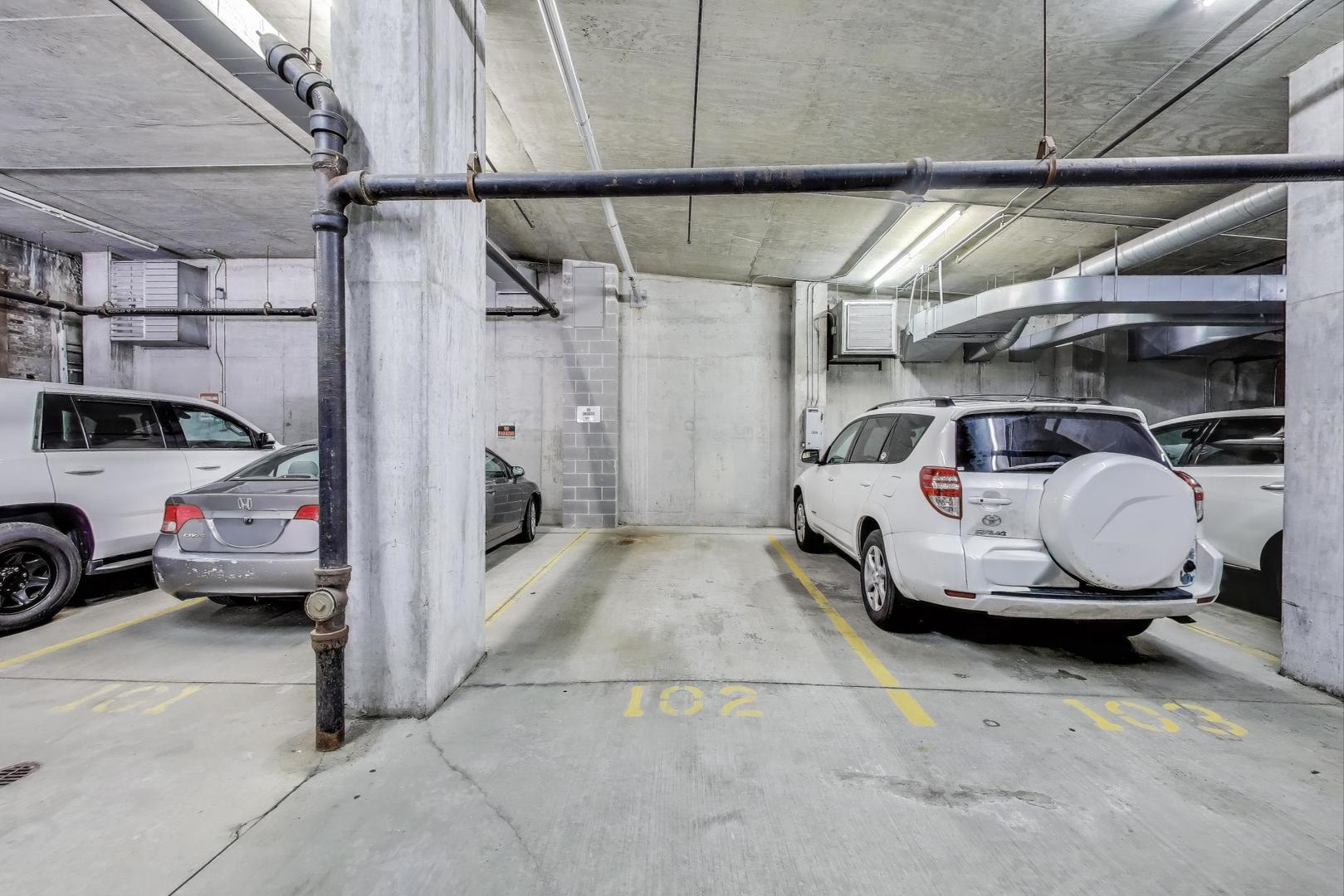 400 W Ontario Street Unit: 1005