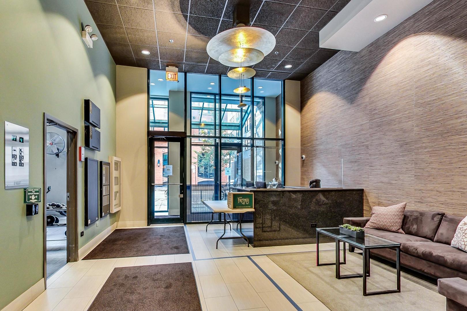 400 W Ontario Street Unit: 1005