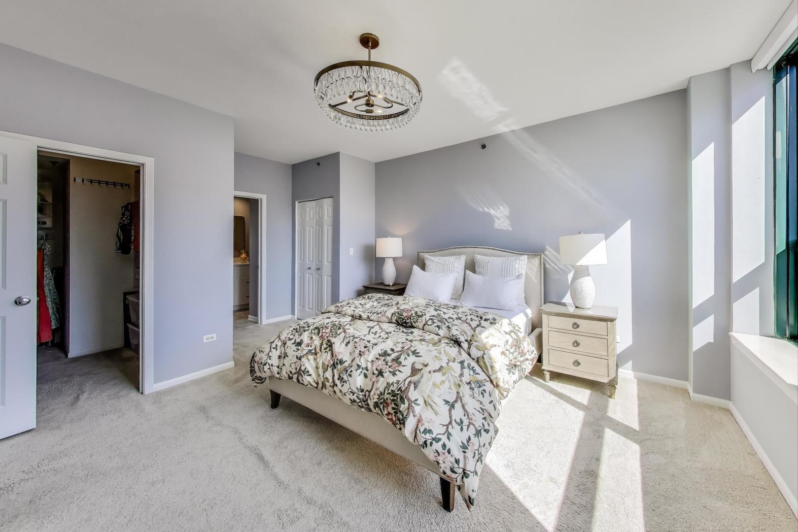400 W Ontario Street Unit: 1005