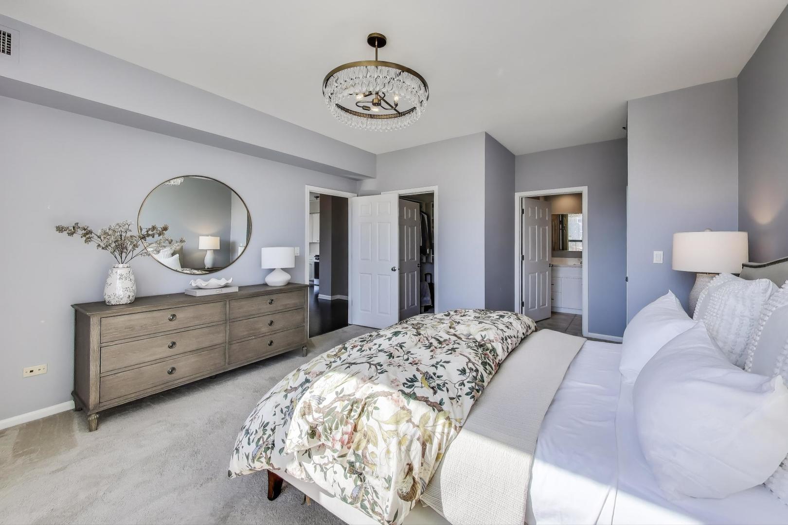 400 W Ontario Street Unit: 1005