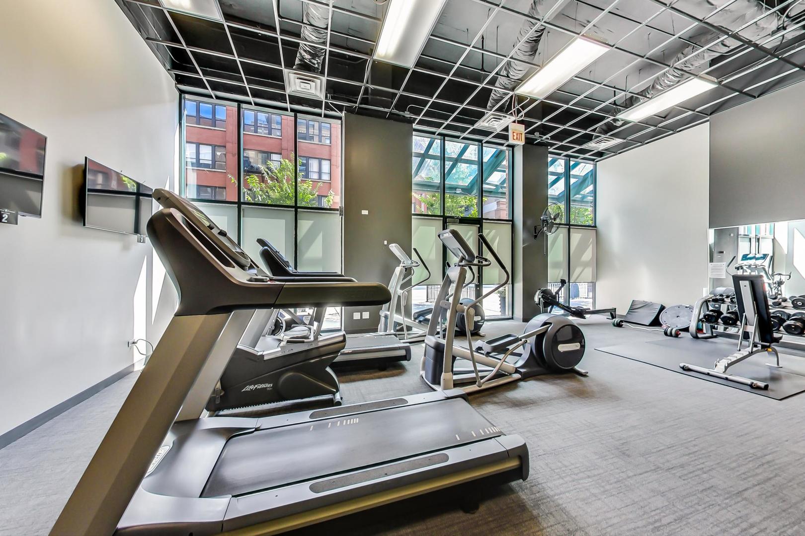400 W Ontario Street Unit: 1005