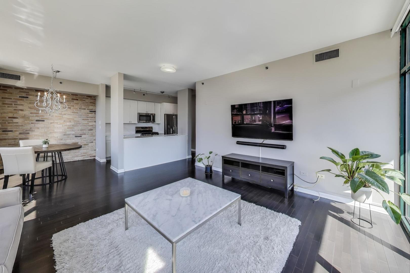 400 W Ontario Street Unit: 1005