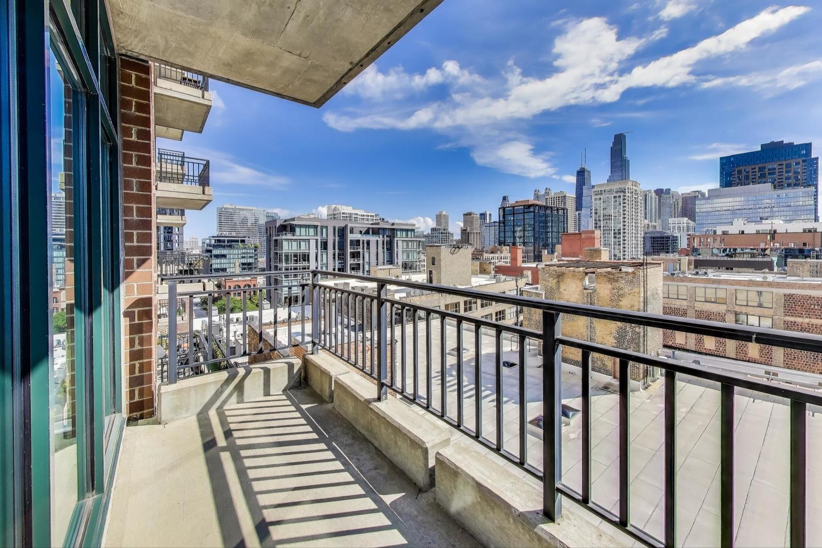 400 W Ontario Street Unit: 1005